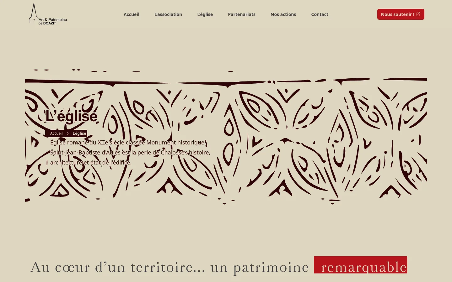 En-tête de la page L'église avec une frise romane en motif décoratif
